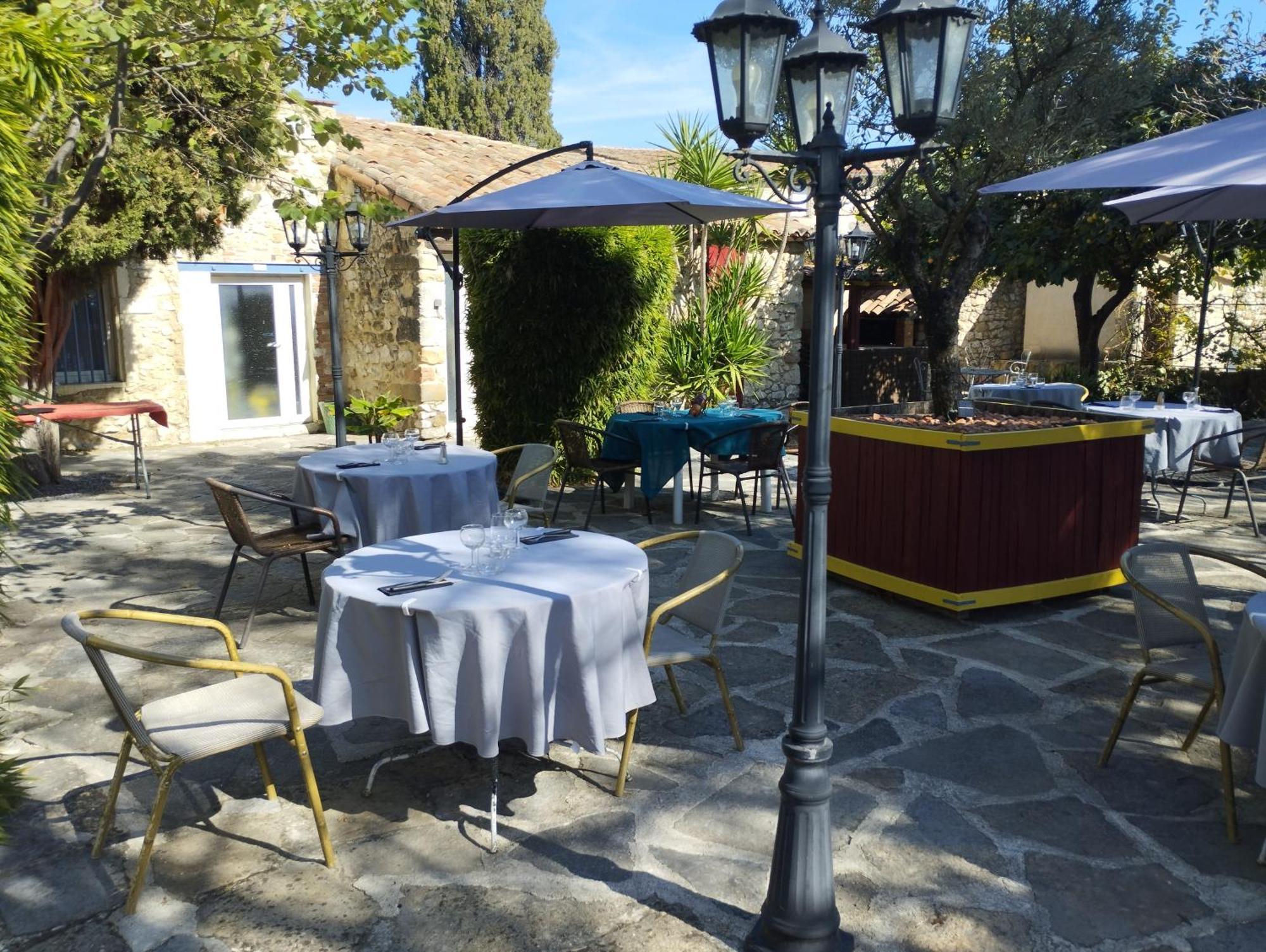 Logis Hotel Restaurant L'Esquielle Saint-Géniès-de-Malgoirès Kültér fotó