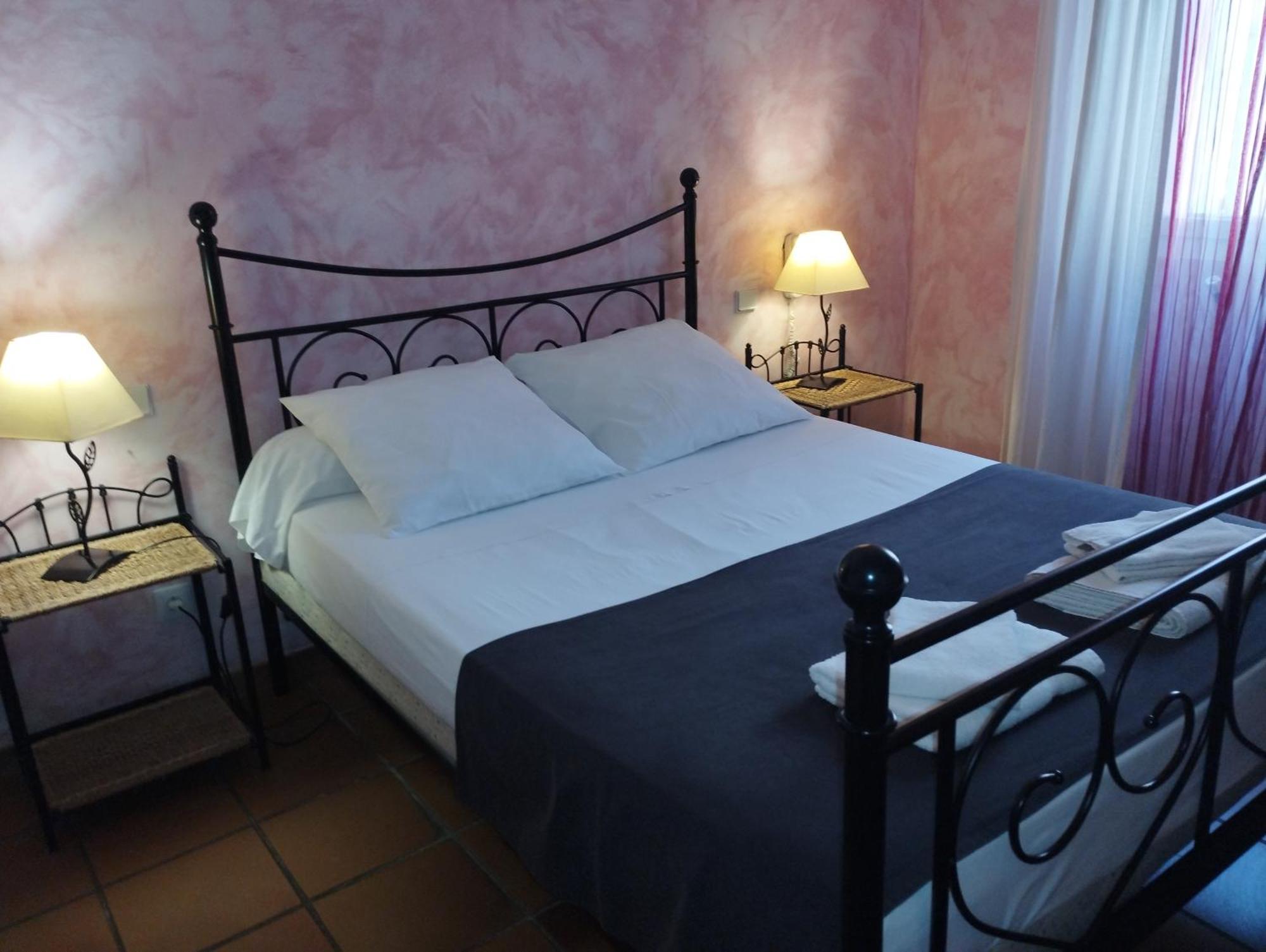 Logis Hotel Restaurant L'Esquielle Saint-Géniès-de-Malgoirès Kültér fotó